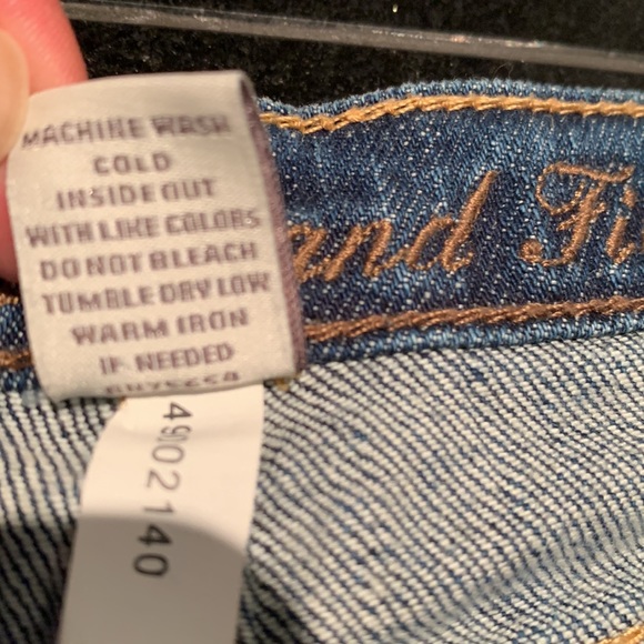 Low-cut shorts - Picture 7 of 10